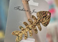 BROCHES