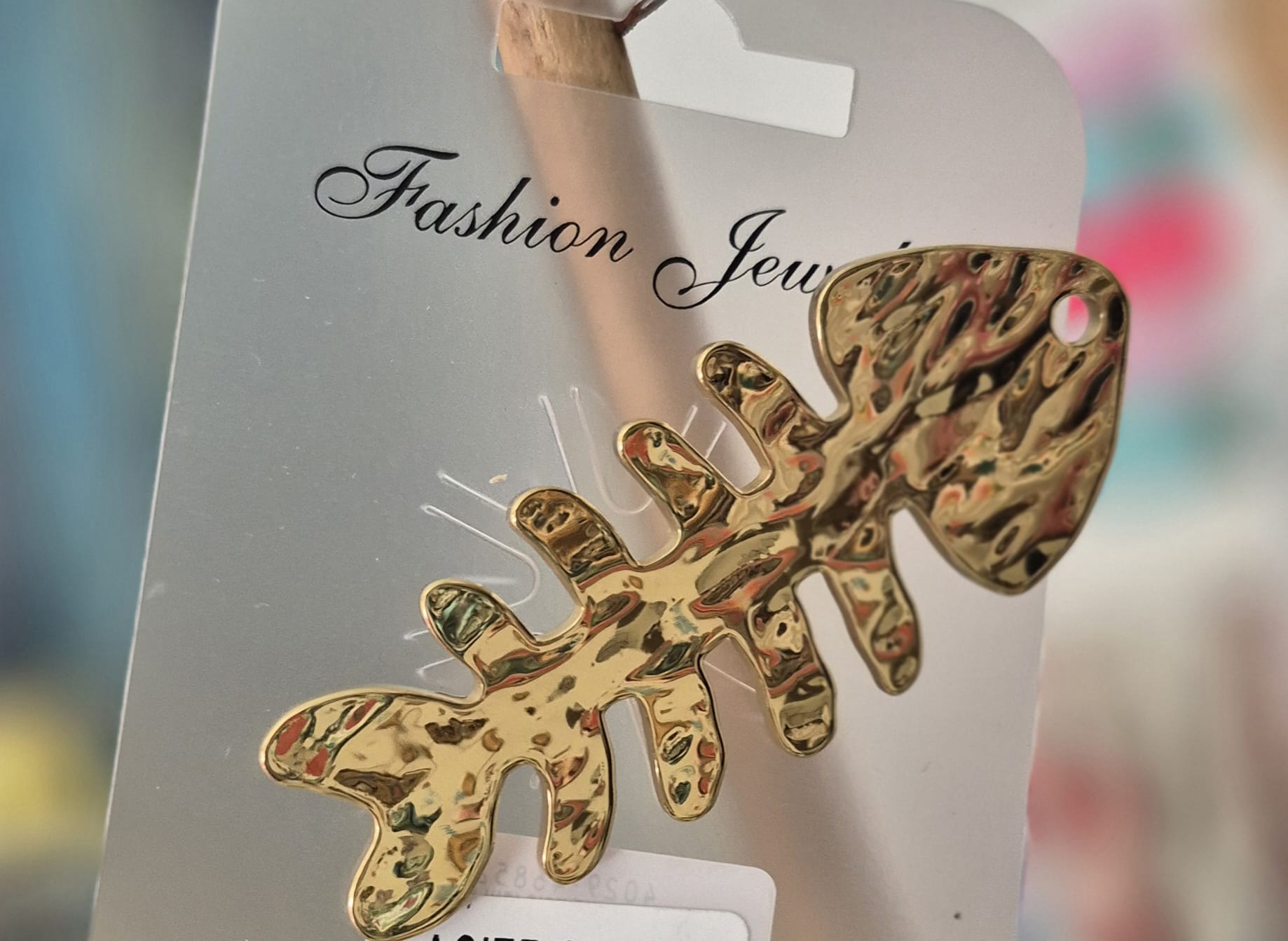 BROCHES