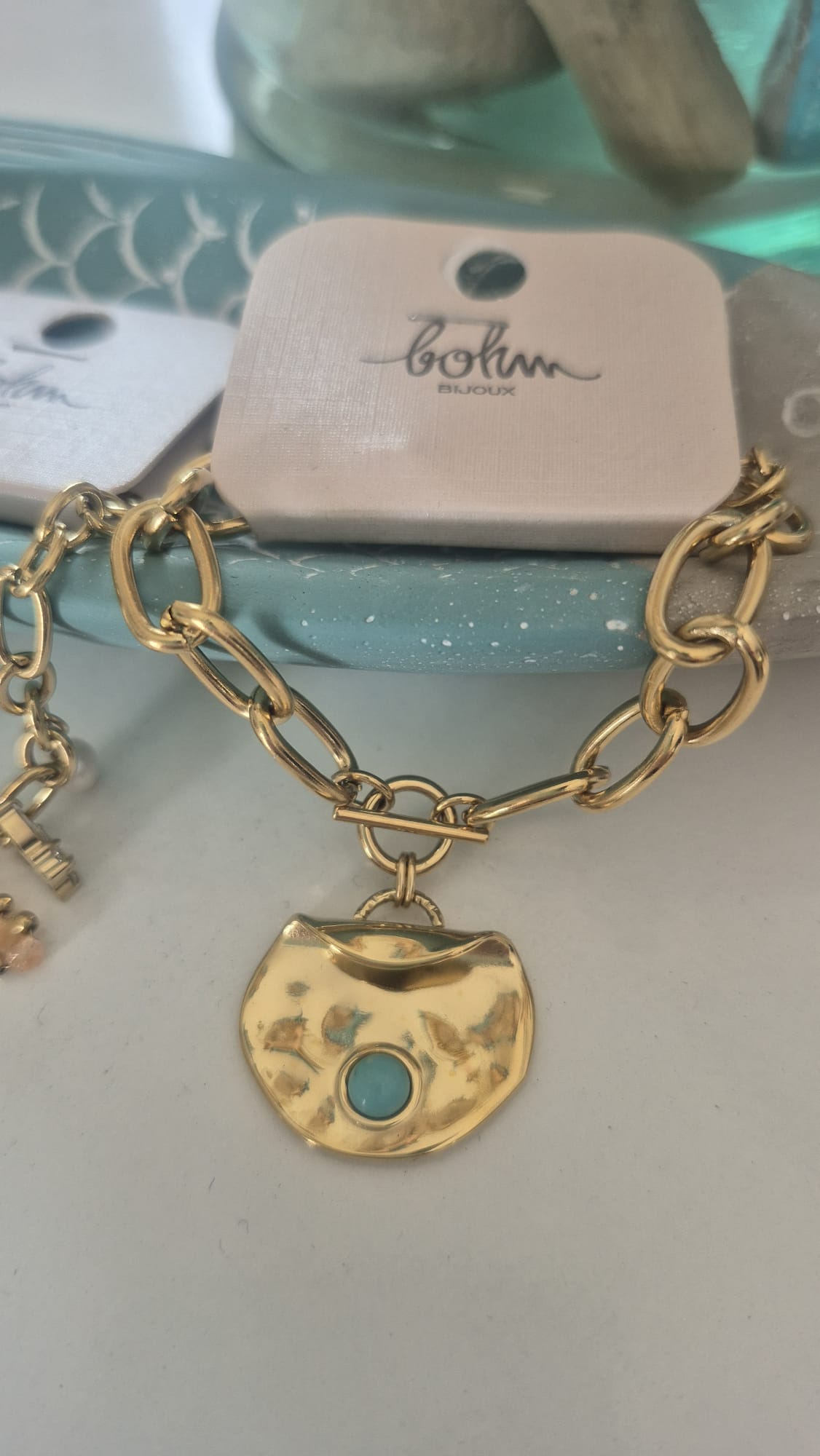 BRACELET