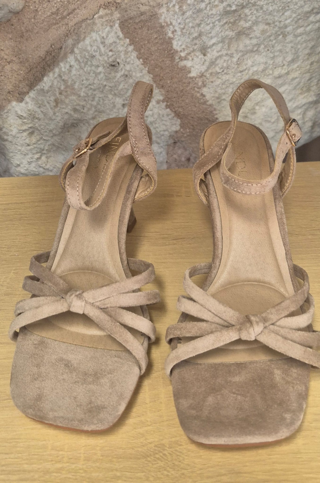 SANDALES